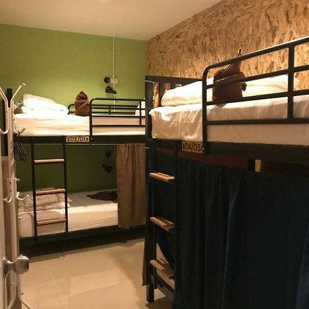 Baan Wararin Hostel Патая Екстериор снимка