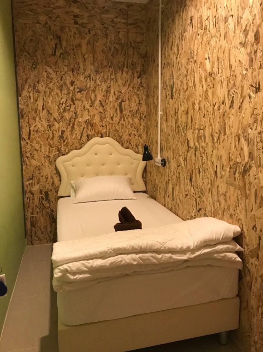 Baan Wararin Hostel Патая Екстериор снимка