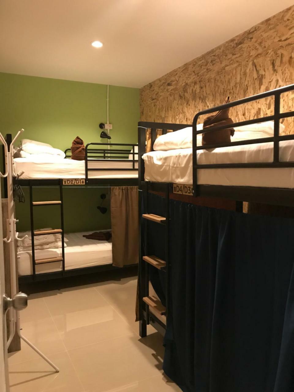 Baan Wararin Hostel Патая Екстериор снимка