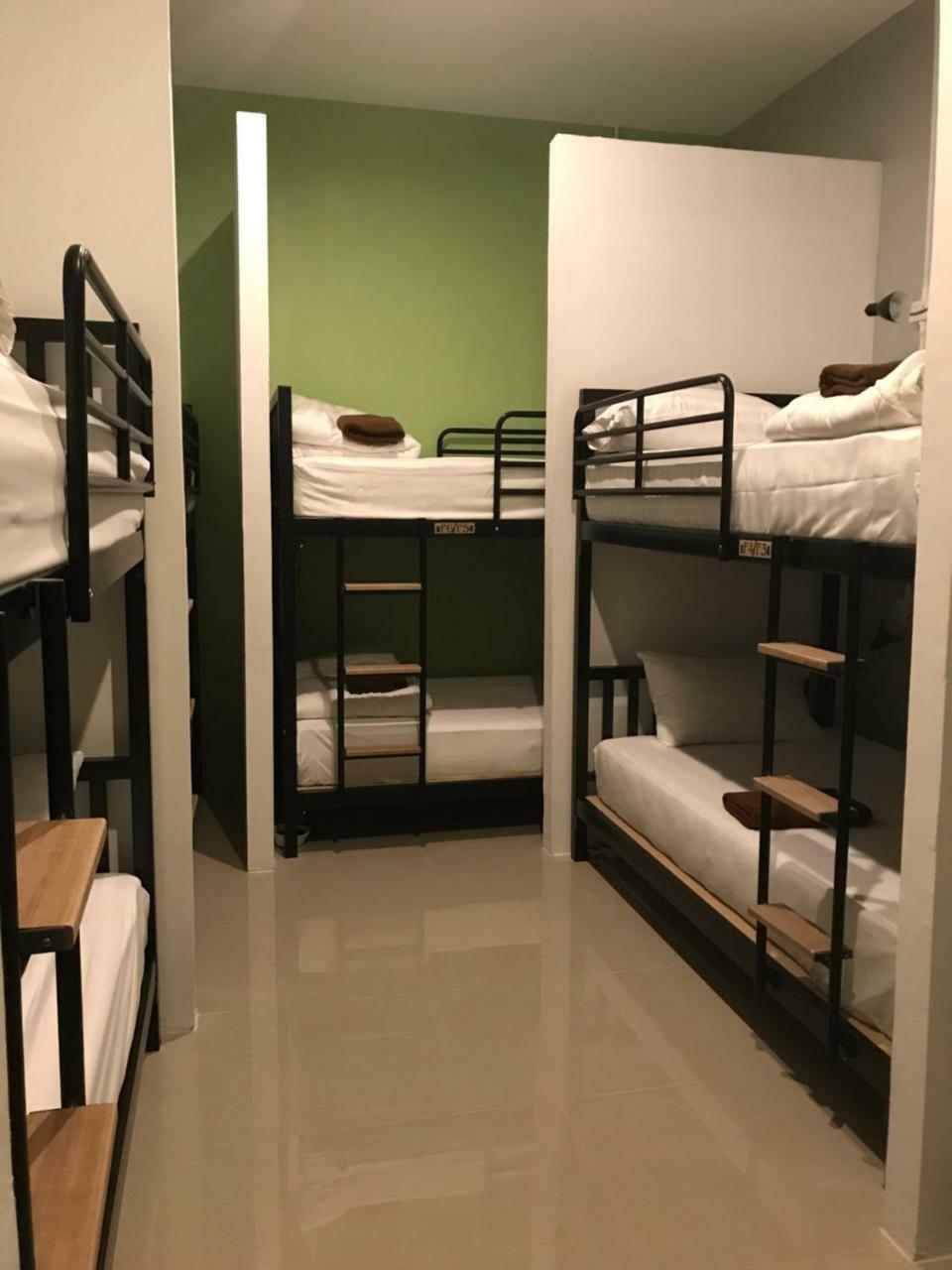 Baan Wararin Hostel Патая Екстериор снимка