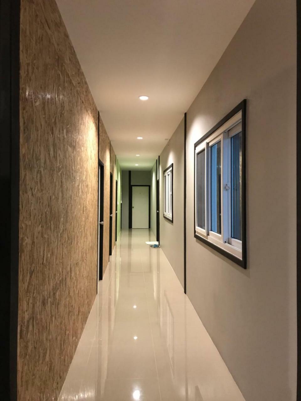 Baan Wararin Hostel Патая Екстериор снимка